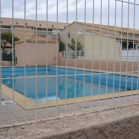 Avec Et Mezzanine A Proximite De La آجد